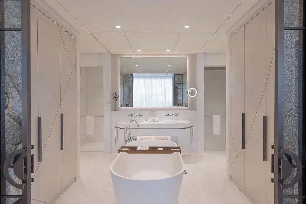 SUITE SEA VIEW KING BED Room, The St. Regis Dubai, The Palm, Dubai