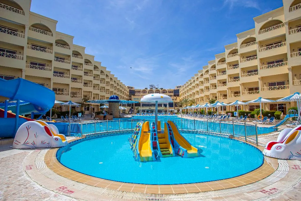 Pool, AMC Royal Hotel & Spa, Red Sea Riviera