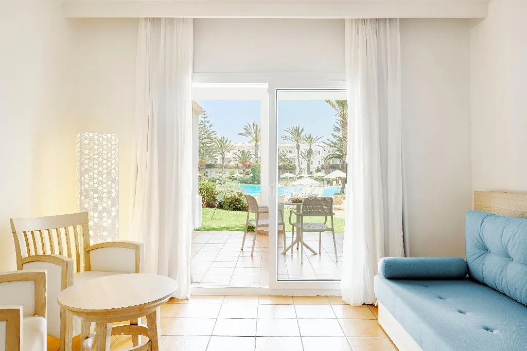 FAMILY ROOM POOL VIEW Room, Iberostar Waves Founty Beach, Agadir