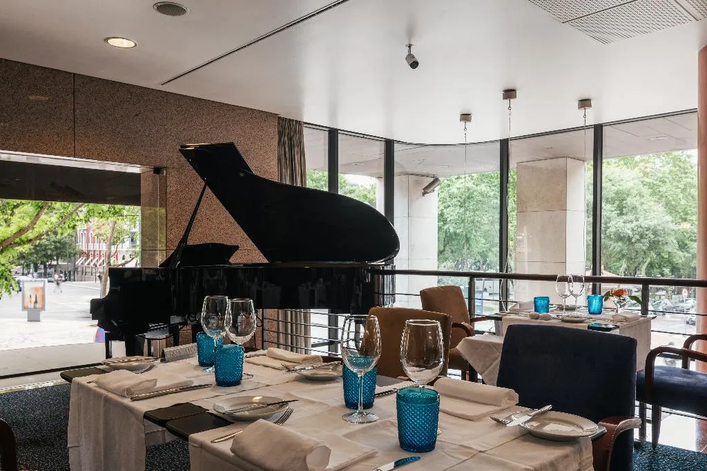 Restaurant, Marques de Pombal, Lisbon