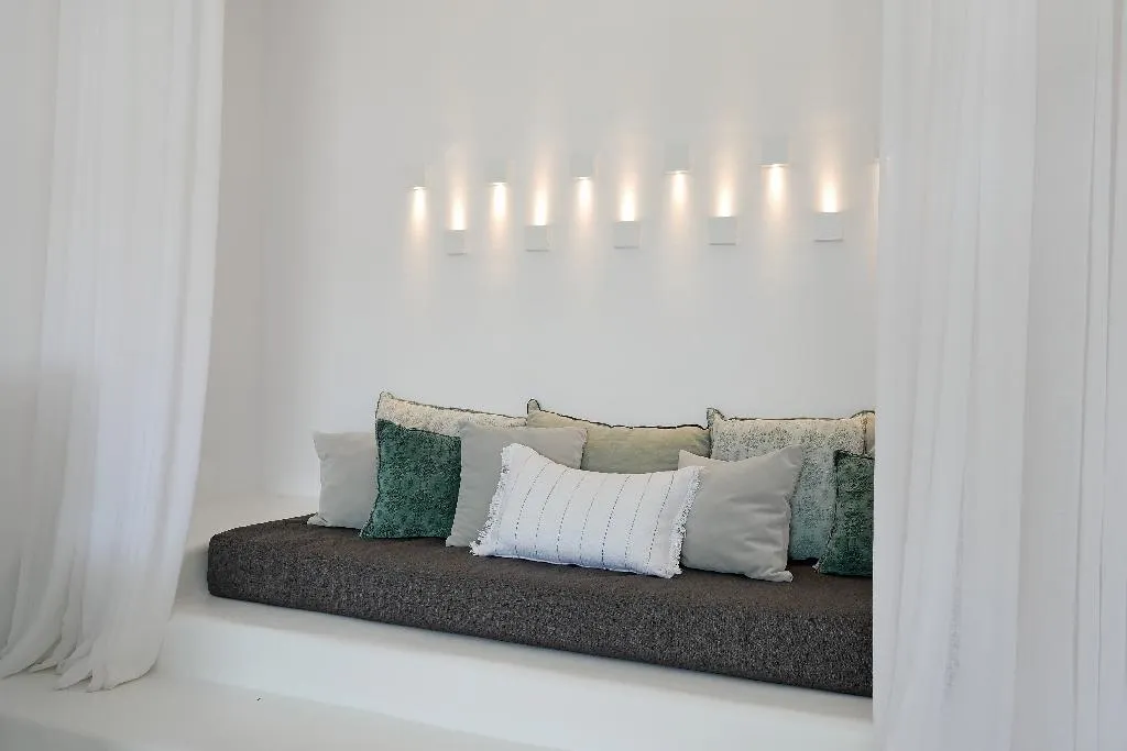 SUITE WITH JACUZZI Room, Ostraco Suites, Mykonos
