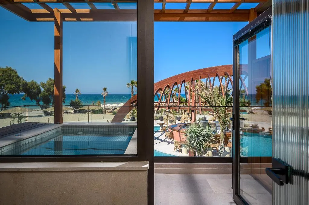SUITE DELUXE WITH JACUZZI Room, Nalu Resort And Spa, Crete