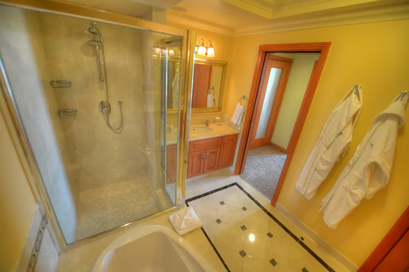 SUITE WITH VIEWS Room, Radisson Blu Resort & Spa Golden Sands, Malta