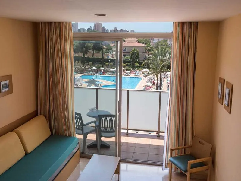 QUADRUPLE POOL VIEW Room, Mediterraneo Hotel, Costa Blanca