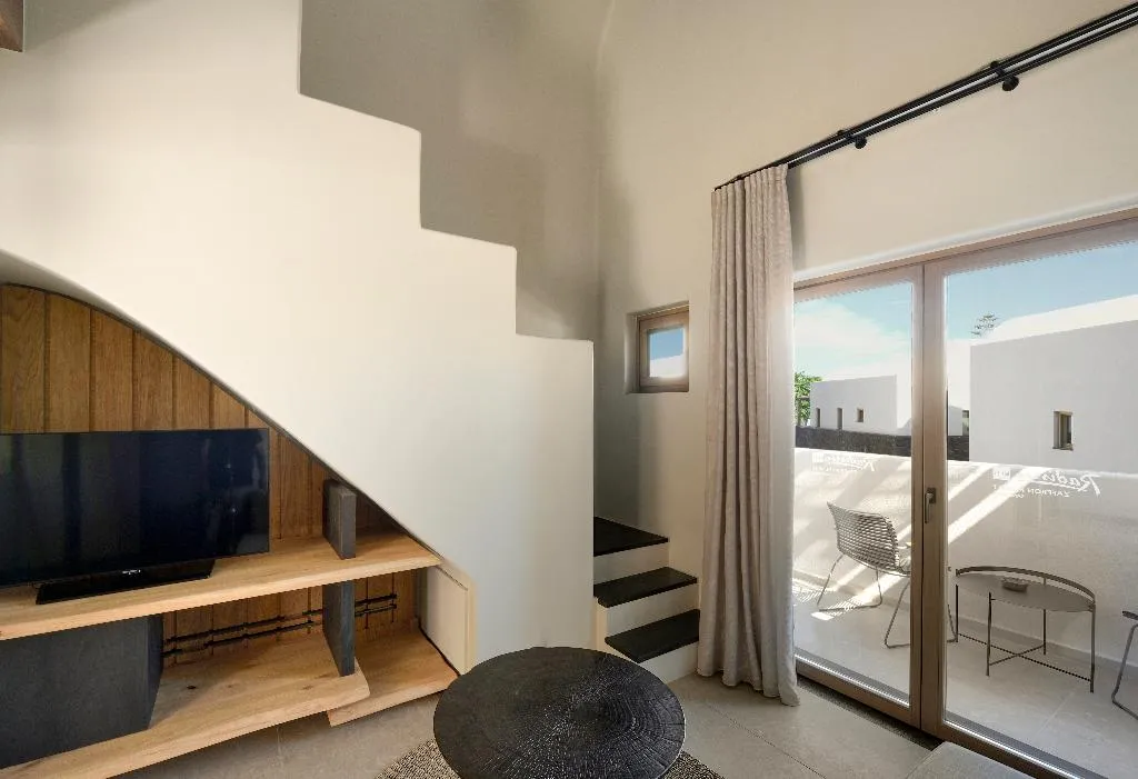 JUNIOR SUITE STANDARD Room, Radisson Blu Zaffron Resort, Santorini