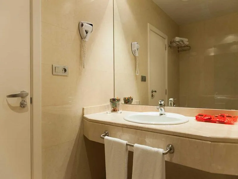 QUADRUPLE STANDARD Room, Mediterraneo Hotel, Costa Blanca