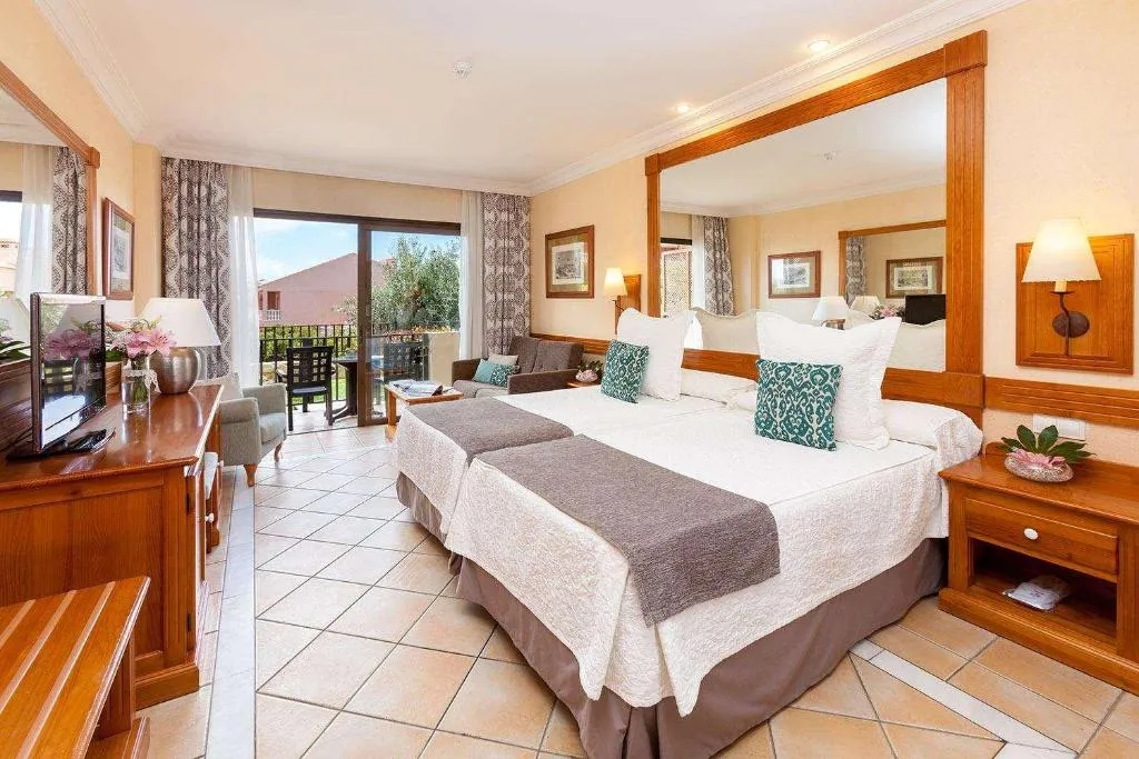 Room, GF Gran Costa Adeje, Tenerife