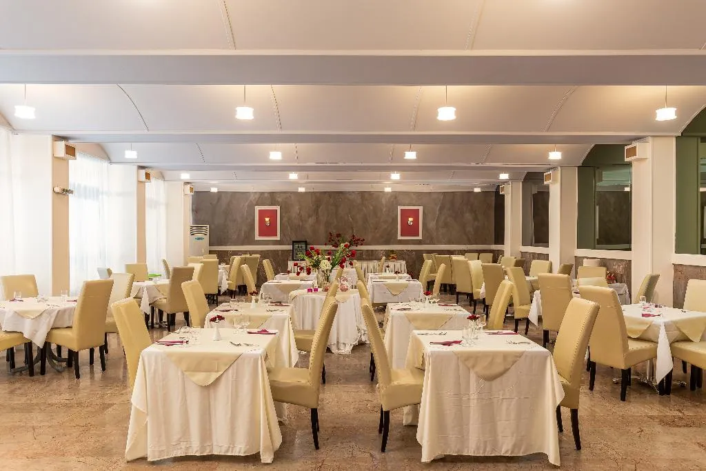 Restaurant, Oasis Hotel, Corfu