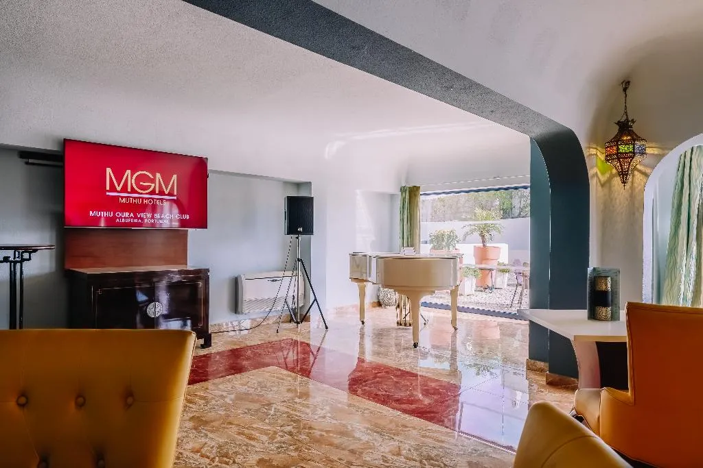 Bar, Grand Muthu Oura View Beach Club, Algarve