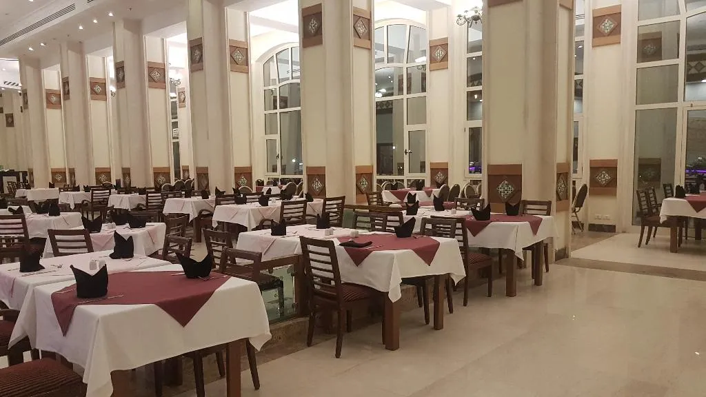 Restaurant, Royal Lagoons Resort & Aqua Park, Red Sea Riviera
