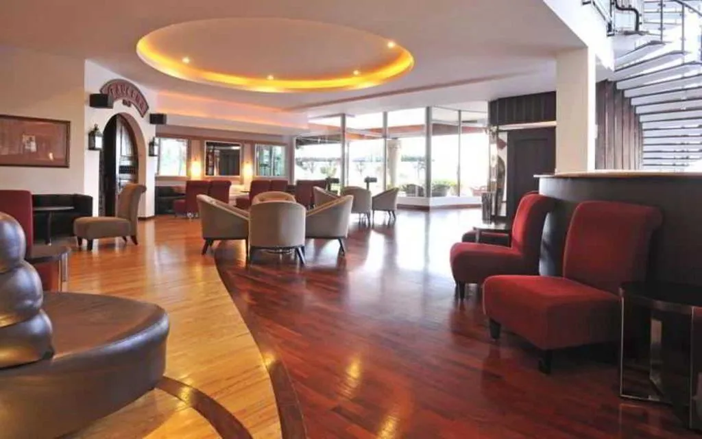 Bar, Pestana Carlton Madeira Premium Ocean Resort, Madeira