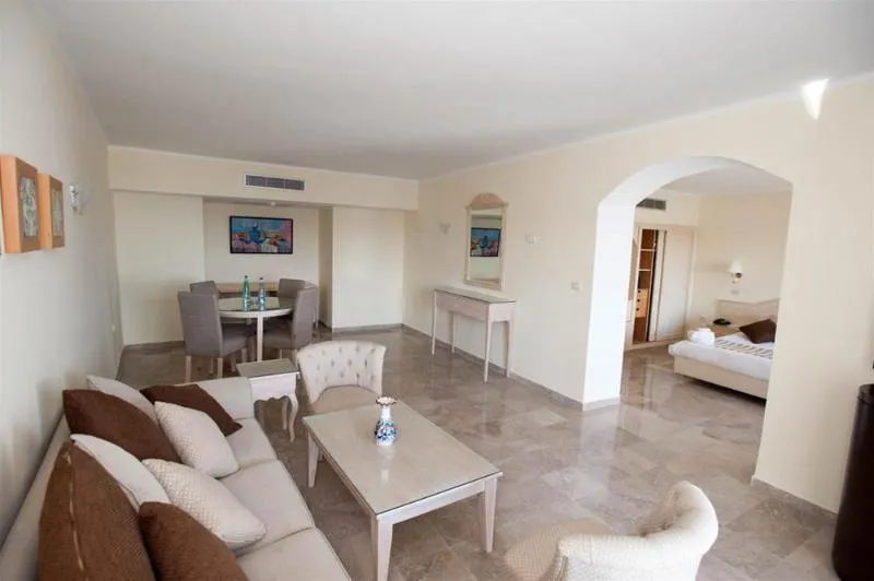 JUNIOR SUITE STANDARD Room, Tour Khalef, Tunisia