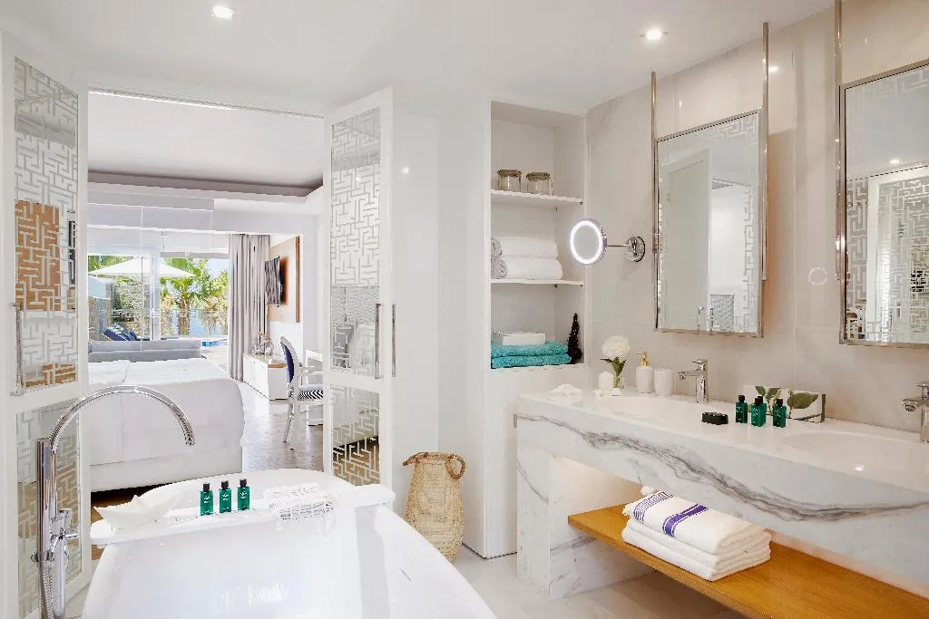 VILLA THREE BEDROOMS Room, Minos Imperial Luxury Beach Resort Milatos, Crete