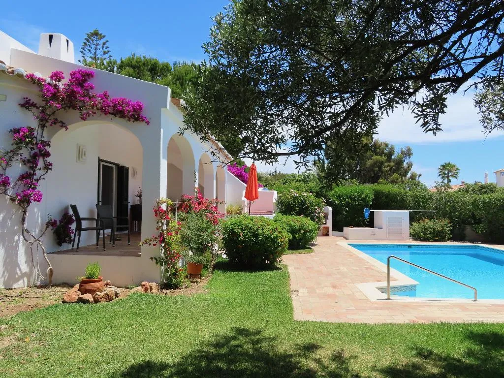 TOWNHOME THREE BEDROOMS WITH PRIVATE POOL Room, Rocha Brava Village Resort, Algarve