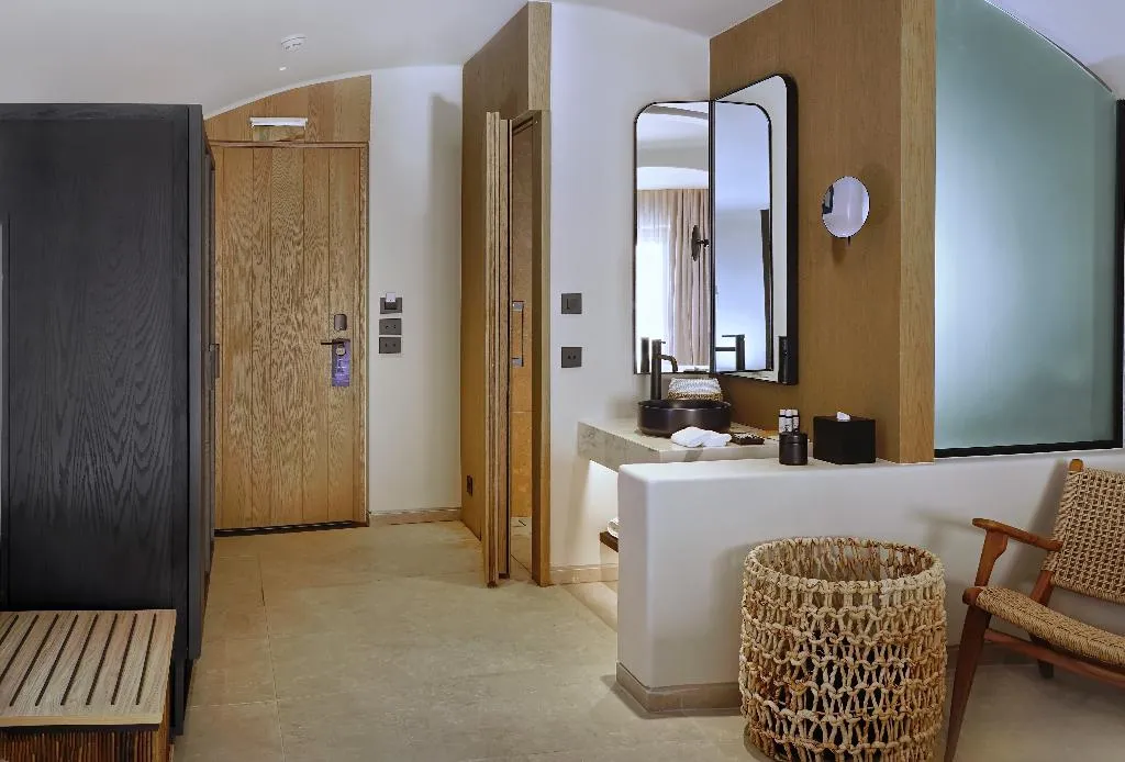 JUNIOR SUITE STANDARD Room, Radisson Blu Zaffron Resort, Santorini