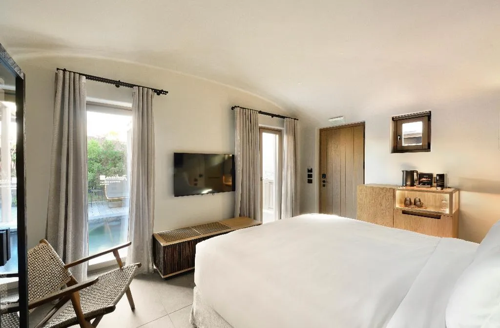 Double or Twin PREMIUM Room, Radisson Blu Zaffron Resort, Santorini