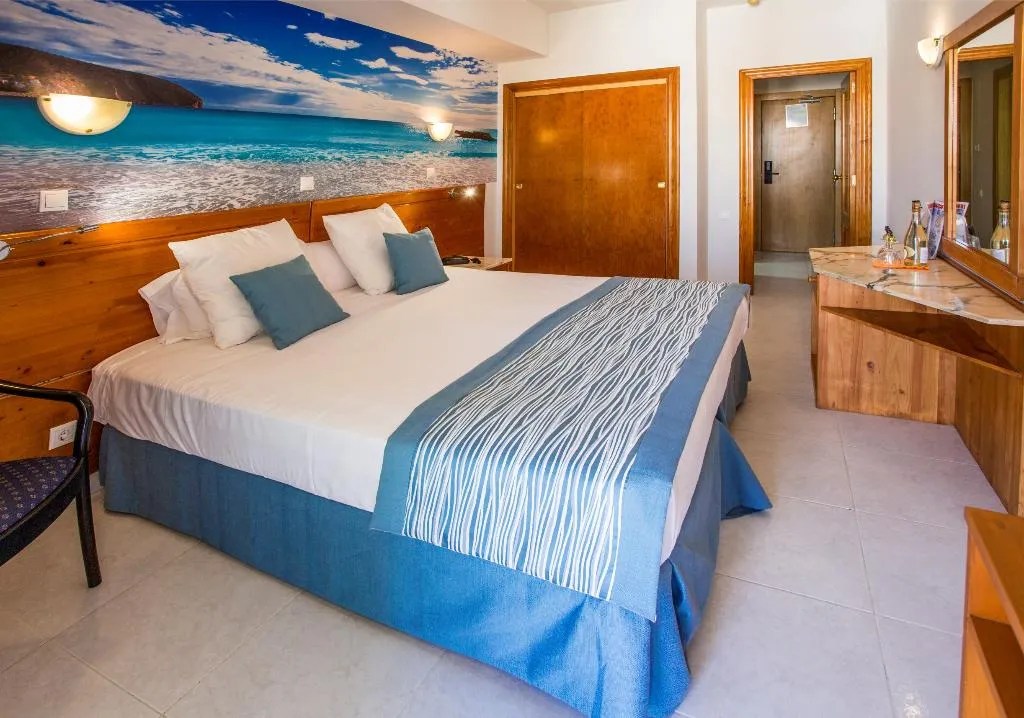 FAMILY ROOM CAPACITY 6 TWO BEDROOMS Room, Magic Cristal Park Hotel, Costa Blanca