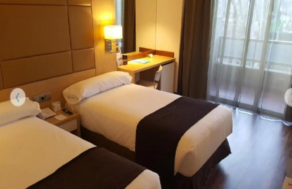 DOUBLE CONNECTING ROOM Room, Senator Barajas, Madrid
