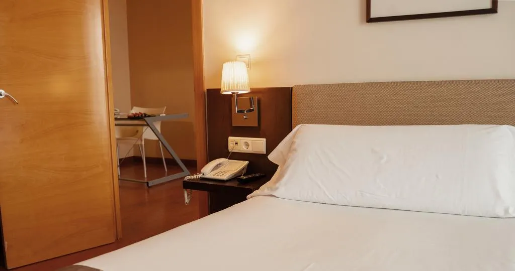 JUNIOR SUITE COMFORT Room, Vertice Sevilla, Seville