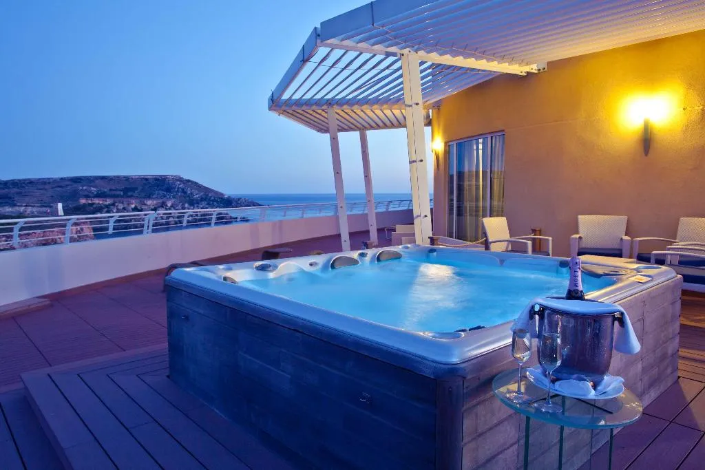 Room, Radisson Blu Resort & Spa Golden Sands, Malta