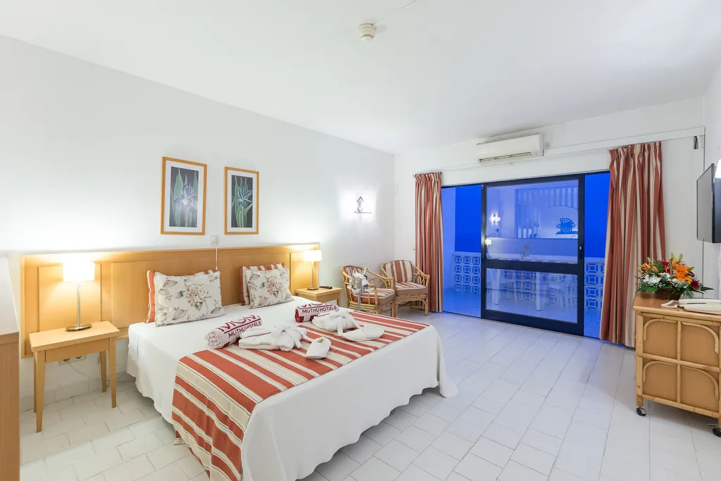 APARTMENT POOL VIEW ONE BEDROOM Room, Grand Muthu Oura View Beach Club, Algarve