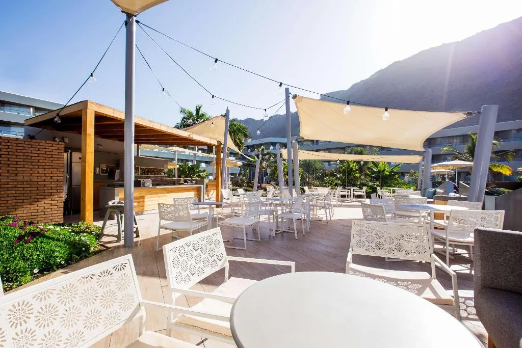 Bar, Radisson Blu Resort & Spa Gran Canaria Mogan, Gran Canaria