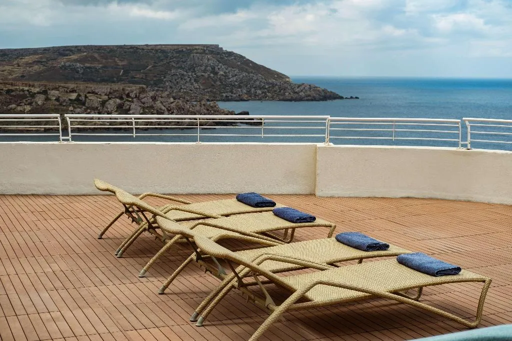 Room, Radisson Blu Resort & Spa Golden Sands, Malta