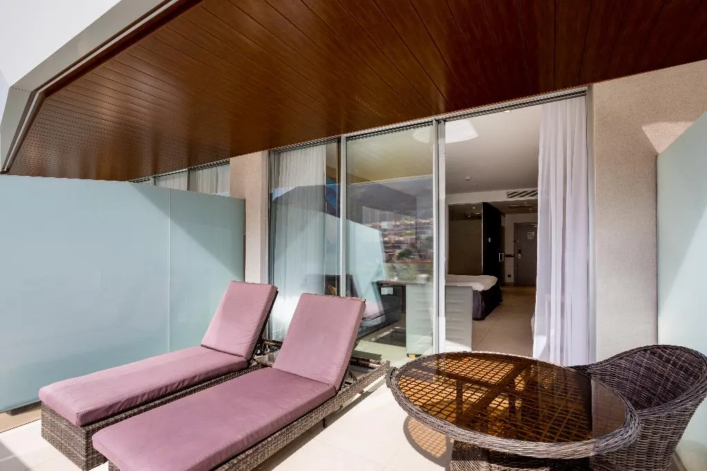 Terrace, Radisson Blu Resort & Spa Gran Canaria Mogan, Gran Canaria