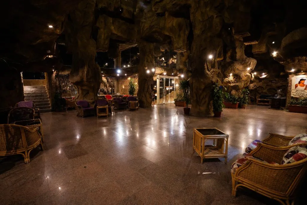 Bar, Caves Beach Resort Hurghada, Red Sea Riviera