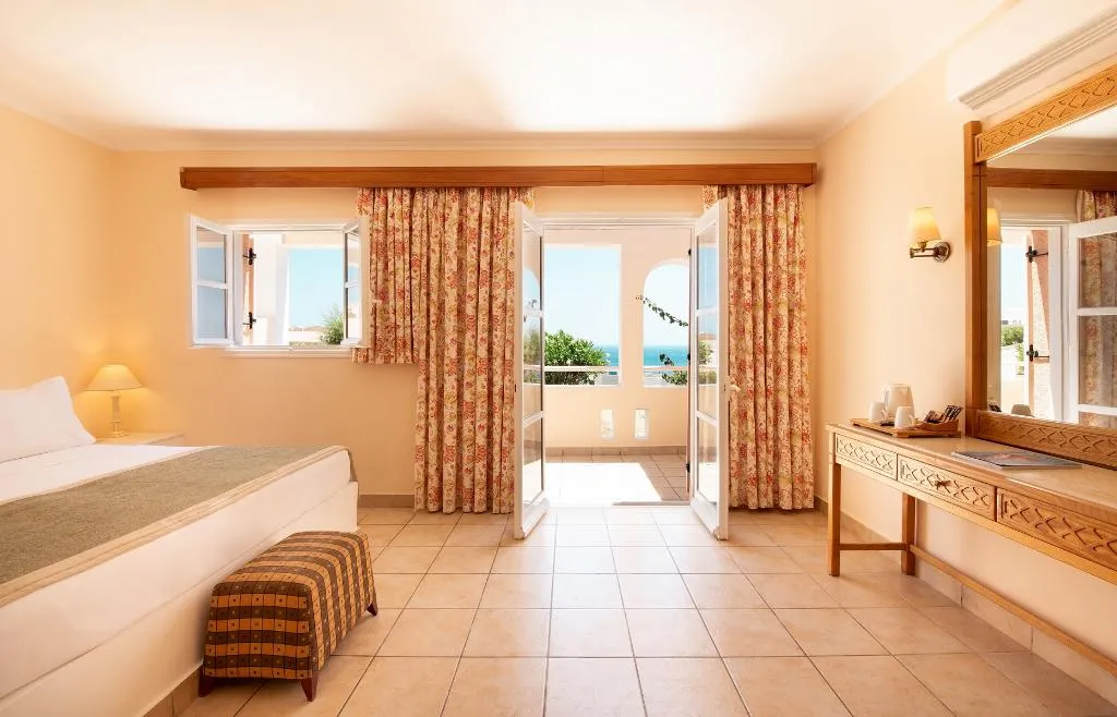 FAMILY ROOM SEA VIEW Room, Canvas by Mitsis Family Village, Kos