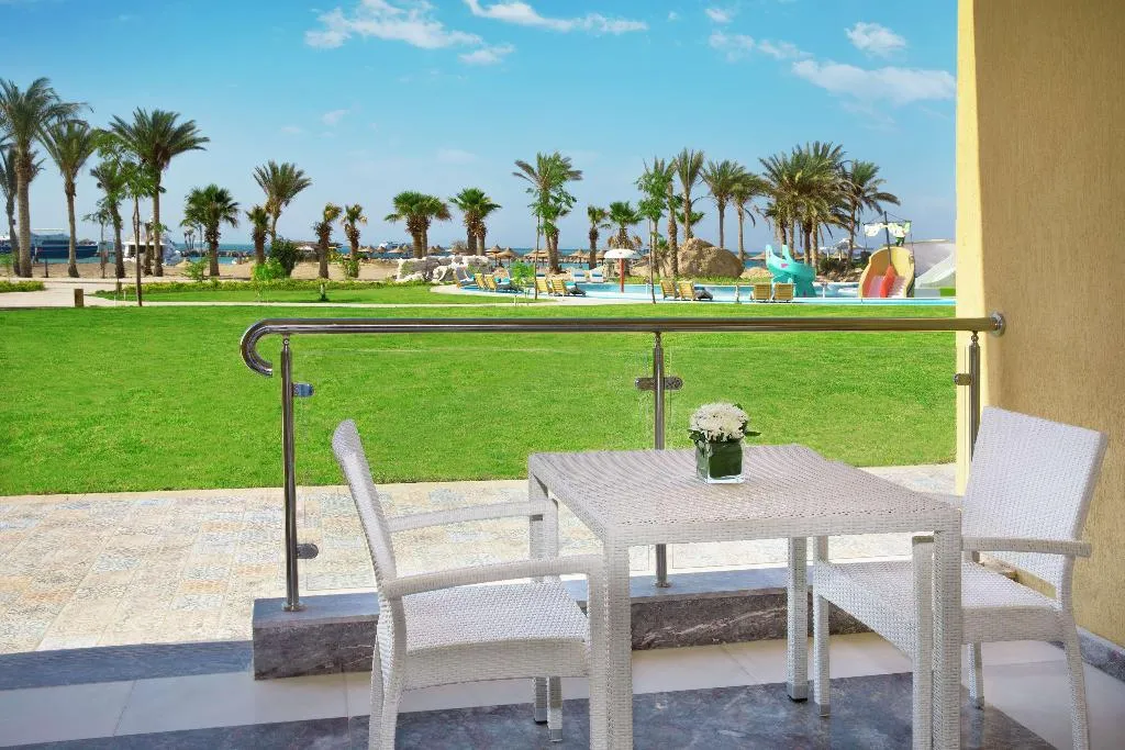 TWIN PREMIUM SEA VIEW Room, Hilton Hurghada Plaza, Red Sea Riviera