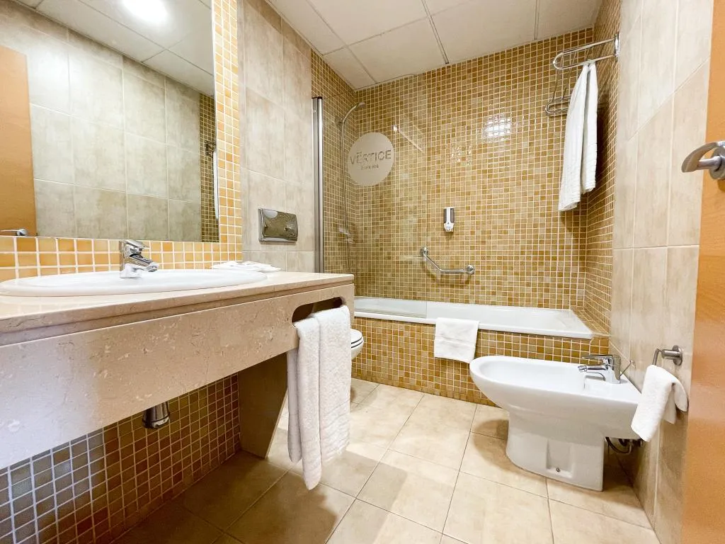 FAMILY ROOM ONE BEDROOM Room, Vertice Sevilla, Seville