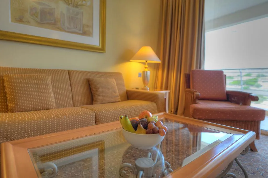 SUITE WITH VIEWS Room, Radisson Blu Resort & Spa Golden Sands, Malta