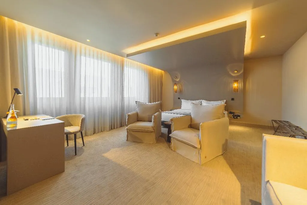 SUITE CLASSIC Room, PortoBay Teatro, Porto