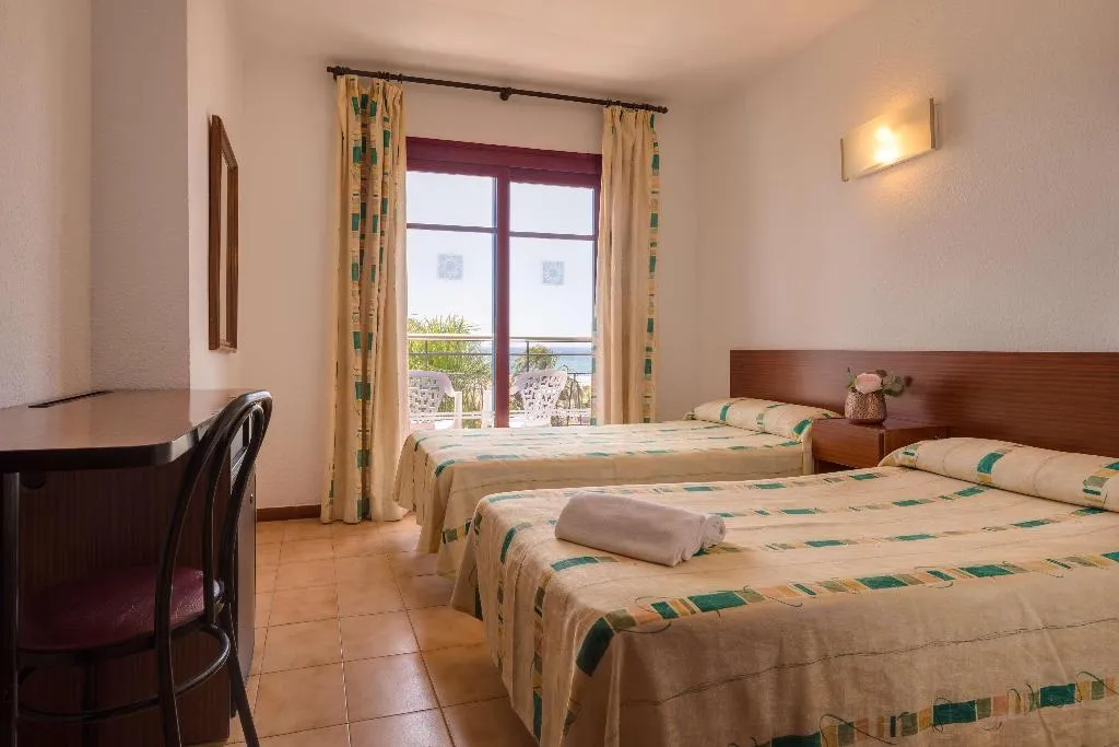 QUADRUPLE STANDARD Room, htop Planamar Hotel, Costa Brava
