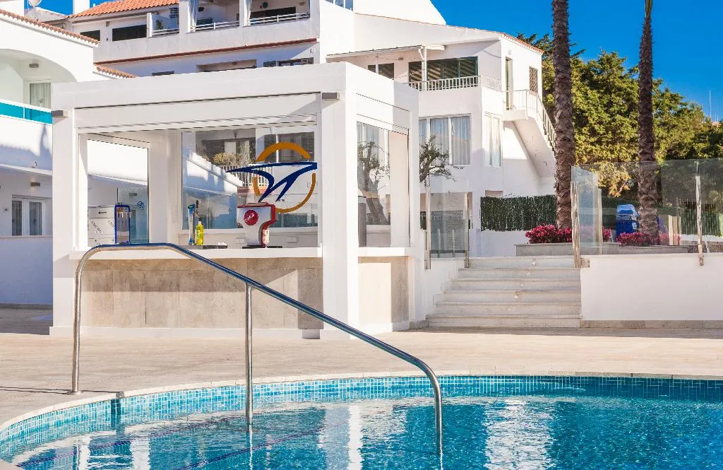 Pool, Globales Mediterrani, Menorca