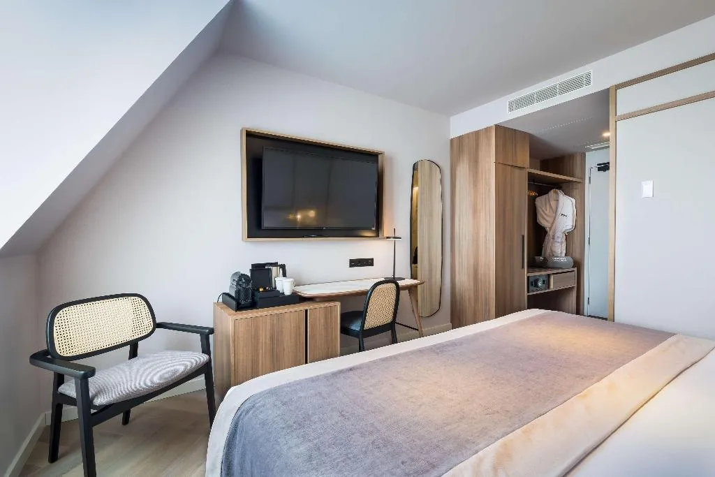 Room DELUXE Room, Barcelo Funchal Oldtown, Madeira