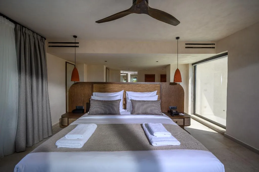 SUITE DELUXE WITH JACUZZI Room, Nalu Resort And Spa, Crete