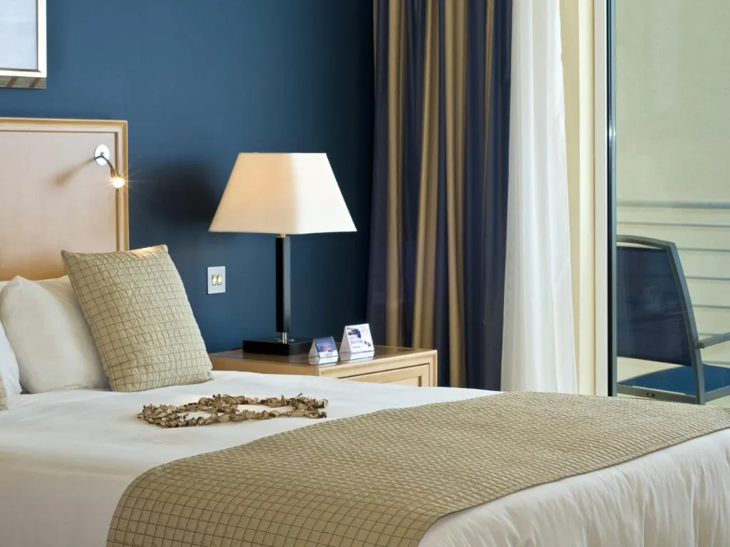 DOUBLE WITH VIEWS Room, Radisson Blu Resort & Spa Golden Sands, Malta