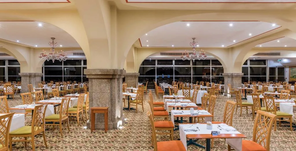 Restaurant, Pestana Carlton Madeira Premium Ocean Resort, Madeira