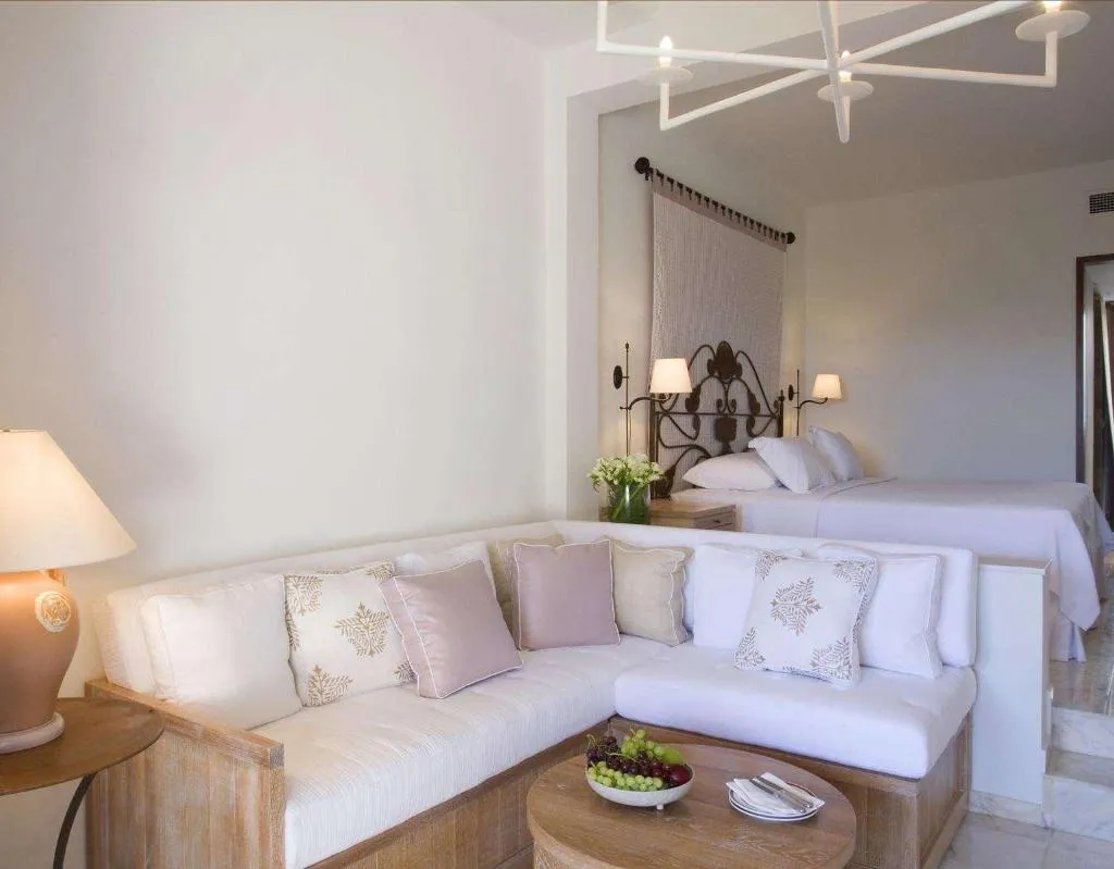 Room, Annabelle, Cyprus