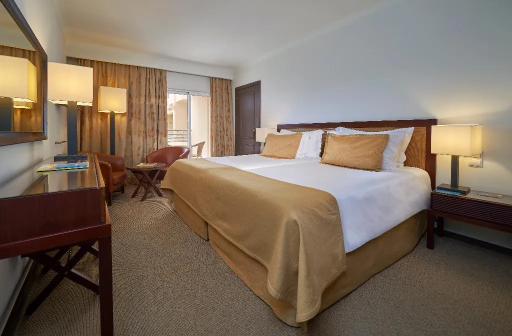SUITE CAPACITY 4 Room, PortoBay Falesia, Algarve