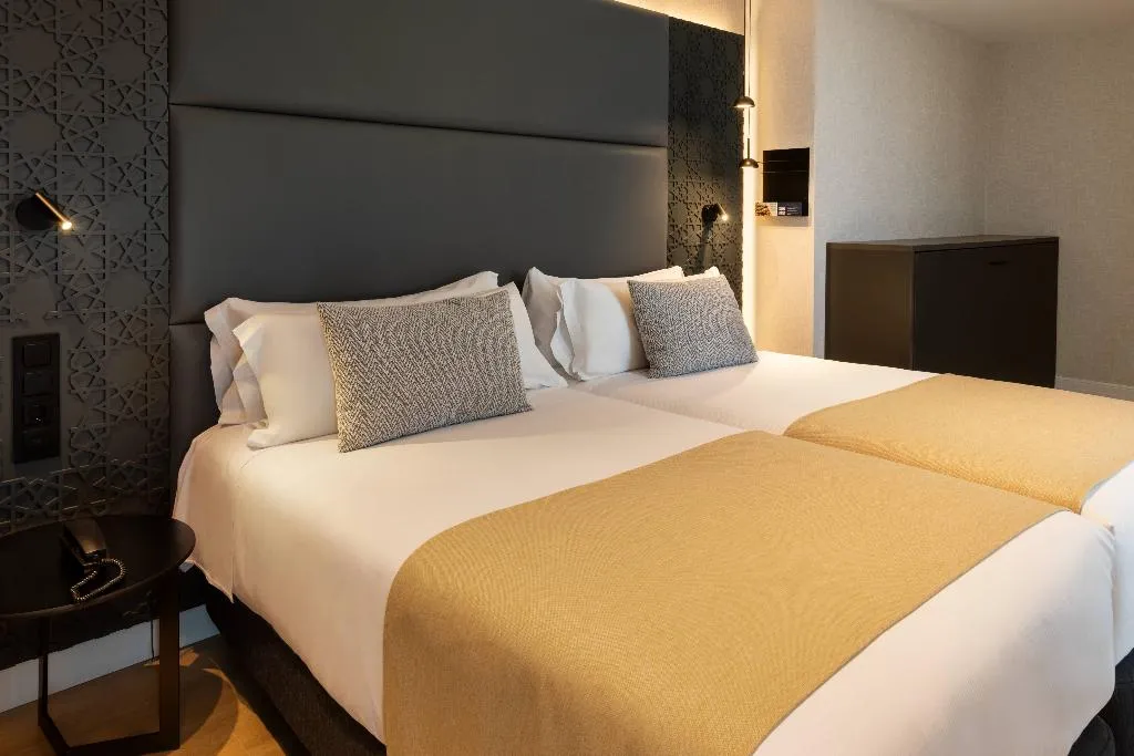 Room, Catalonia Giralda, Seville