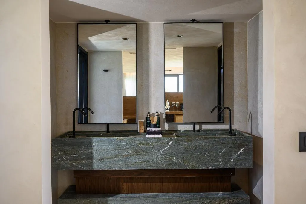 SUITE DELUXE WITH JACUZZI Room, Nalu Resort And Spa, Crete