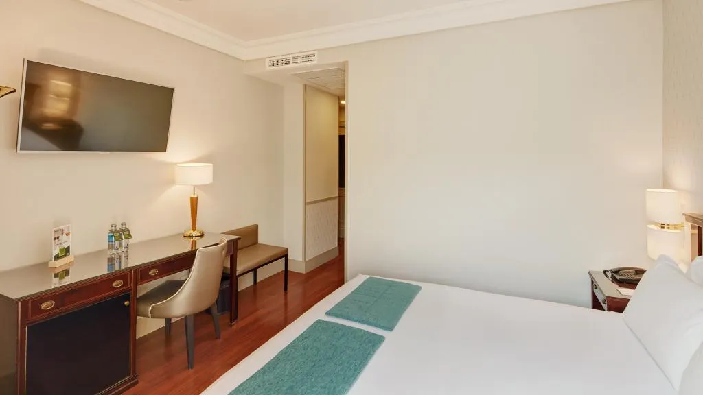 DOUBLE CLASSIC Room, Sercotel Gran Hotel Conde Duque, Madrid