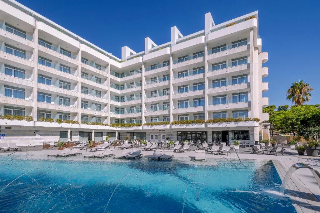 Pool, Olympus Palace, Costa Dorada