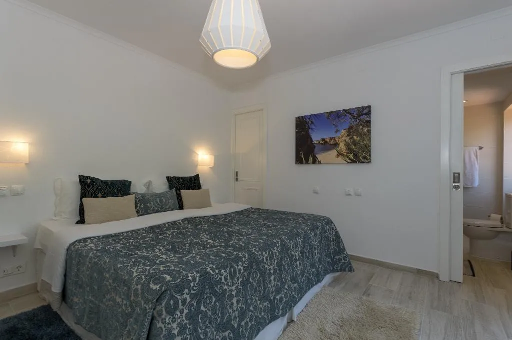 TOWNHOME FOUR BEDROOMS WITH PRIVATE POOL Room, Rocha Brava Village Resort, Algarve