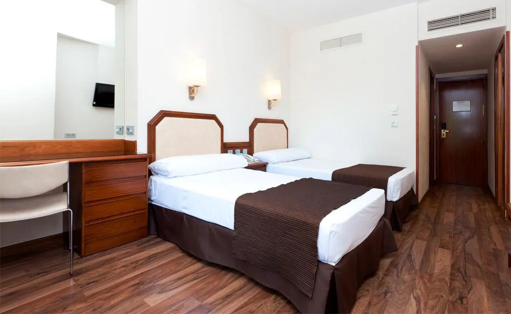 DOUBLE WITH DOUBLE BED Room, Senator Barajas, Madrid