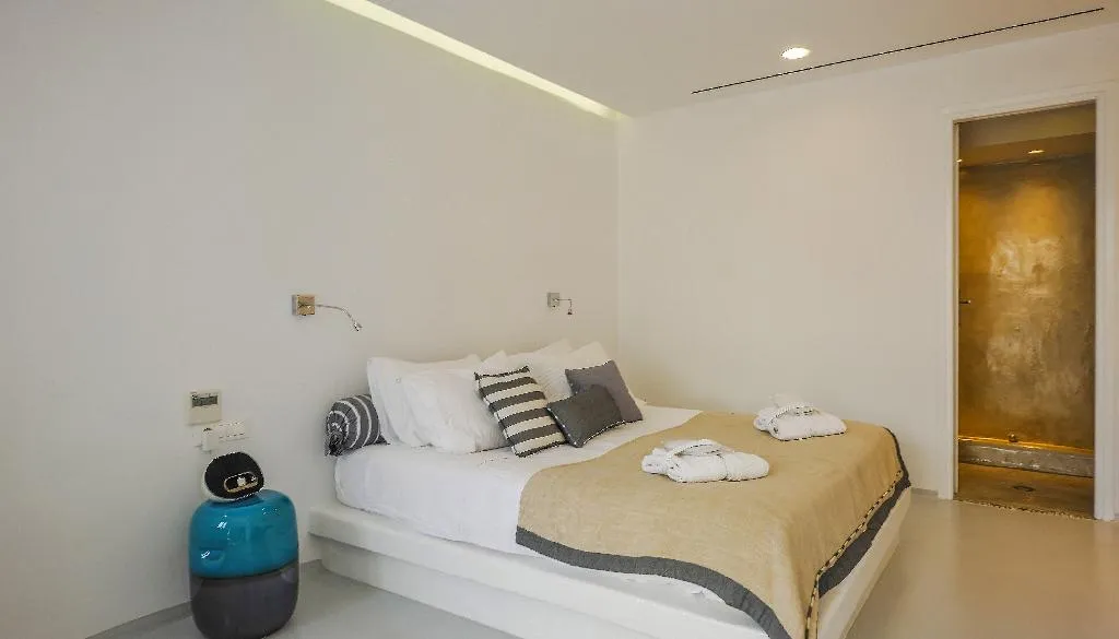 Double or Twin STANDARD Room, Ostraco Suites, Mykonos