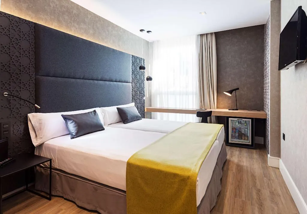 Room, Catalonia Giralda, Seville